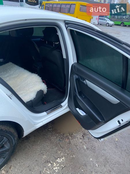 Седан Volkswagen Passat 2011 в Тернополе