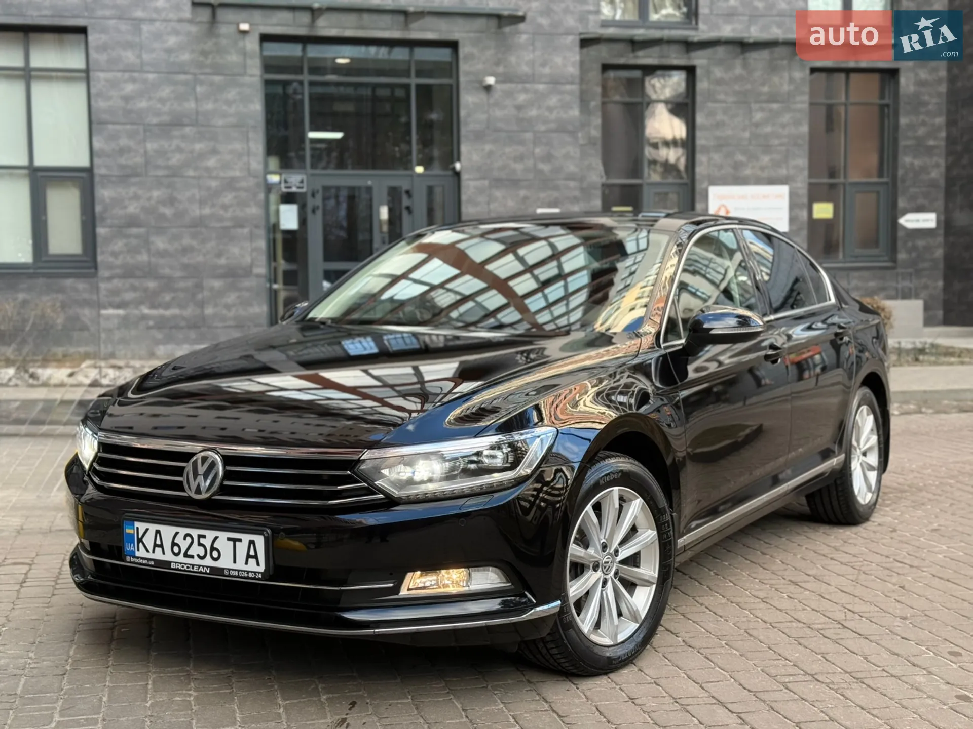2018 Volkswagen Passat - мініатюра 2