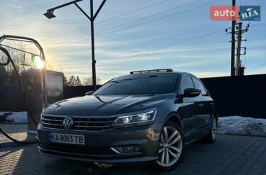 Седан Volkswagen Passat 2017 в Киеве