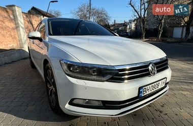 Седан Volkswagen Passat 2017 в Одессе