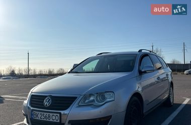 Універсал Volkswagen Passat 2010 в Рівному