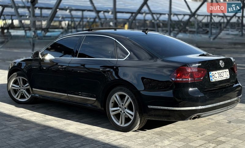Седан Volkswagen Passat 2012 в Львове