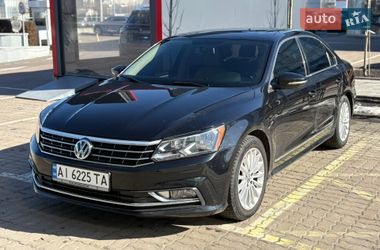 Седан Volkswagen Passat 2016 в Києві