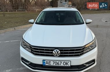 Седан Volkswagen Passat 2016 в Дніпрі