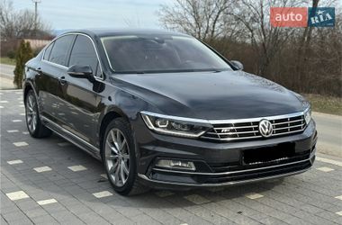 Седан Volkswagen Passat 2018 в Ужгороді