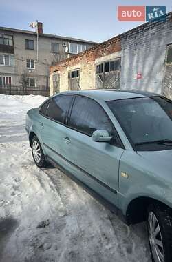 Седан Volkswagen Passat 2000 в Радомышле