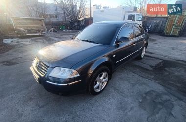 Седан Volkswagen Passat 2002 в Киеве