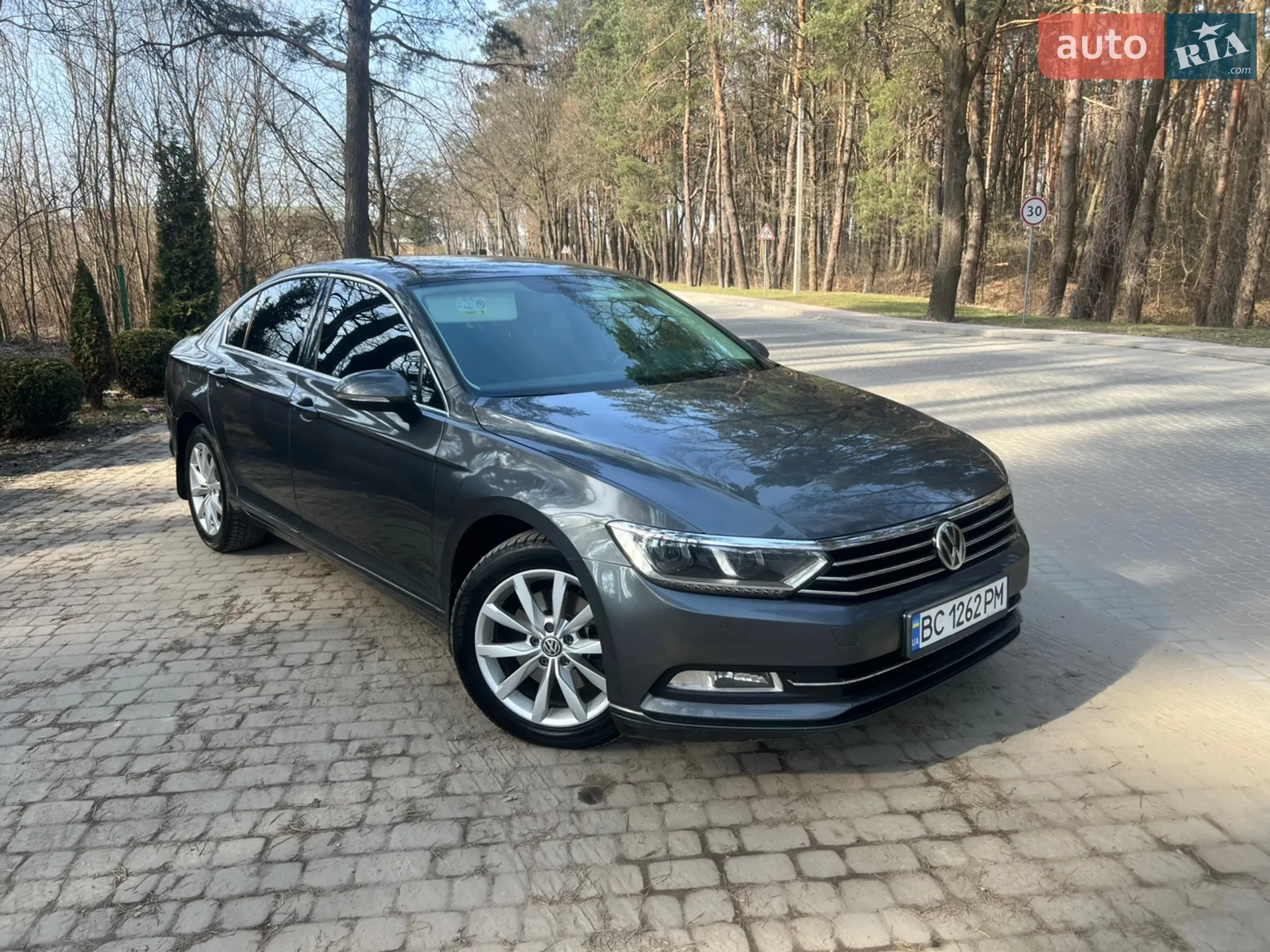 2015 Volkswagen Passat - мініатюра 2