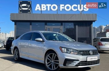 Седан Volkswagen Passat 2016 в Киеве