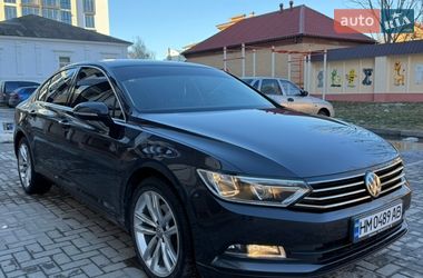 Седан Volkswagen Passat 2018 в Ромнах