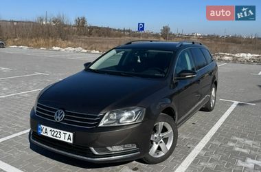 Універсал Volkswagen Passat 2012 в Ірпені