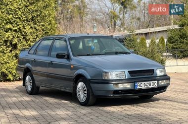 Седан Volkswagen Passat 1991 в Жовкві
