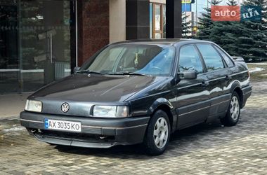 Седан Volkswagen Passat 1990 в Харькове