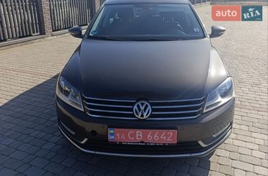 Седан Volkswagen Passat 2012 в Староконстантинове