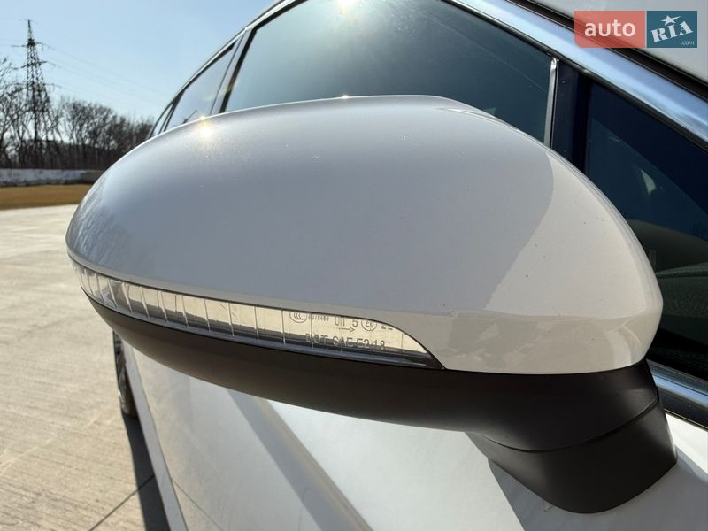 Универсал Volkswagen Passat 2022 в Луцке