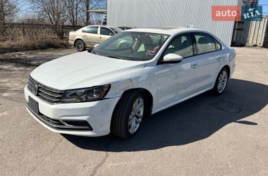 Седан Volkswagen Passat 2018 в Харкові