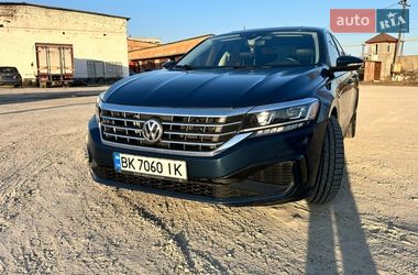 Седан Volkswagen Passat 2020 в Ровно