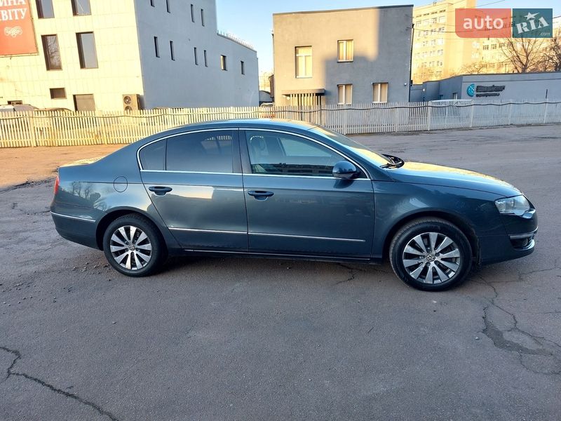 Седан Volkswagen Passat 2010 в Киеве