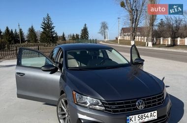 Седан Volkswagen Passat 2018 в Києві