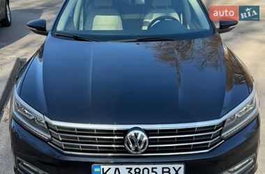 Седан Volkswagen Passat 2016 в Киеве