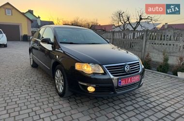 Седан Volkswagen Passat 2005 в Рава-Русской