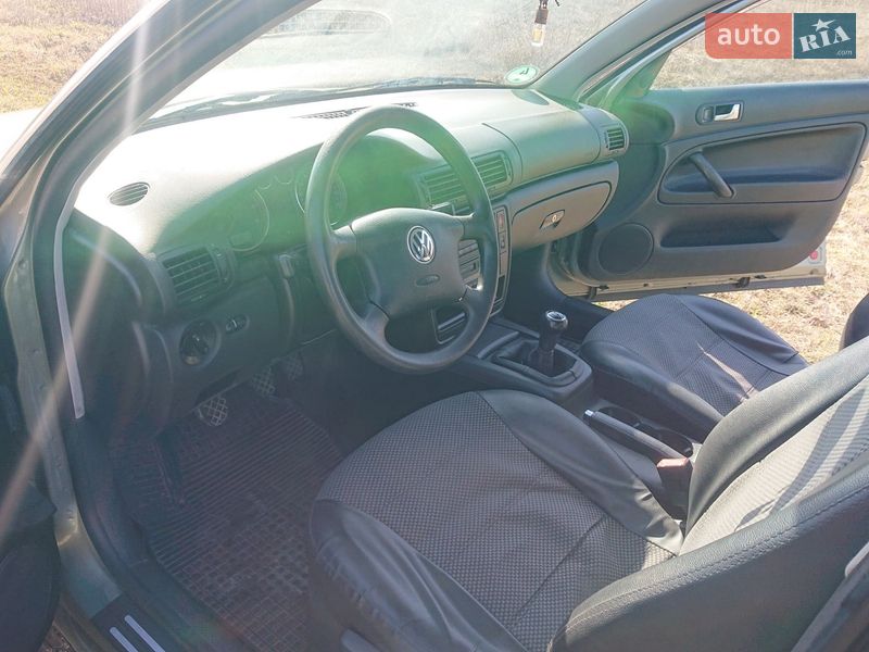 Седан Volkswagen Passat 2001 в Черкассах