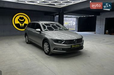 Універсал Volkswagen Passat 2016 в Чернівцях