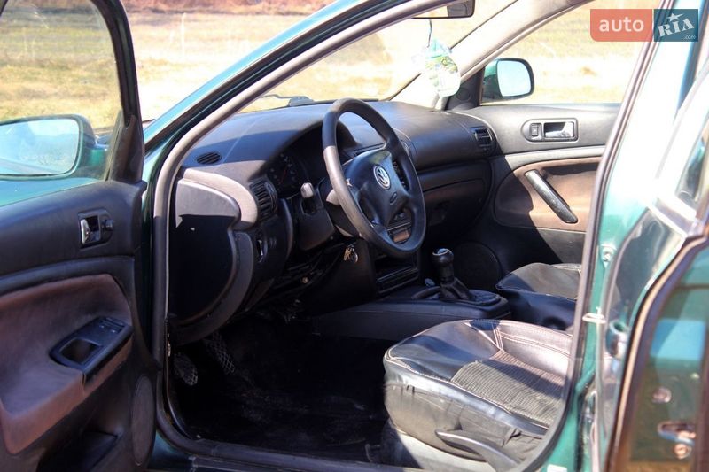 Седан Volkswagen Passat 1999 в Кременце