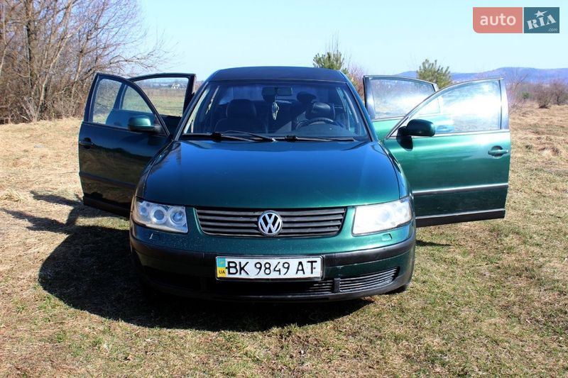 Седан Volkswagen Passat 1999 в Кременце