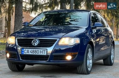 Седан Volkswagen Passat 2010 в Умані
