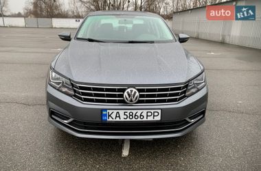 Седан Volkswagen Passat 2018 в Киеве