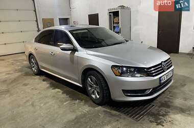 Седан Volkswagen Passat 2012 в Киеве