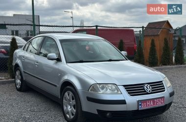 Седан Volkswagen Passat 2003 в Виннице
