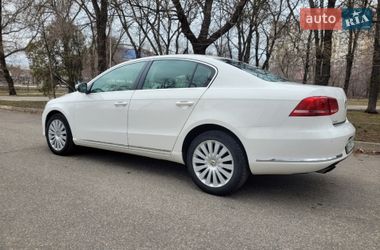 Седан Volkswagen Passat 2014 в Запоріжжі