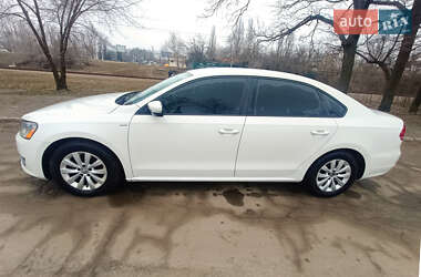 Седан Volkswagen Passat 2014 в Харкові