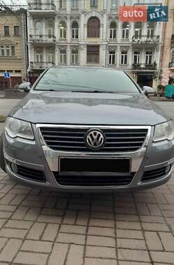 Седан Volkswagen Passat 2007 в Києві