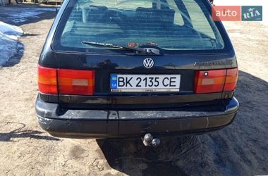 Универсал Volkswagen Passat 1994 в Березному