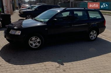 Универсал Volkswagen Passat 2000 в Ирпене