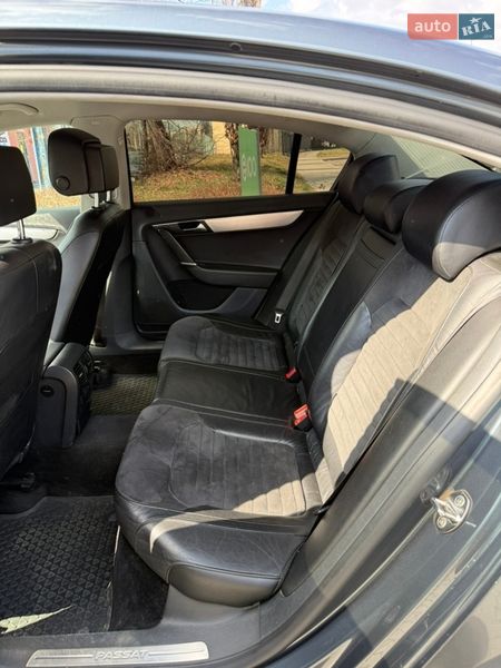 Седан Volkswagen Passat 2011 в Львове
