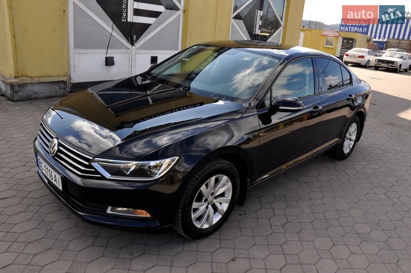 Седан Volkswagen Passat 2017 в Львове