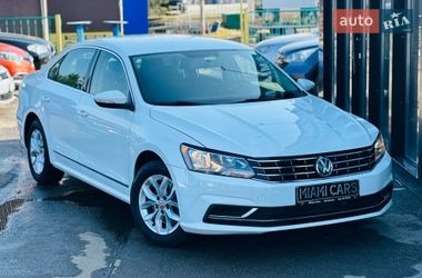 Седан Volkswagen Passat 2016 в Харькове