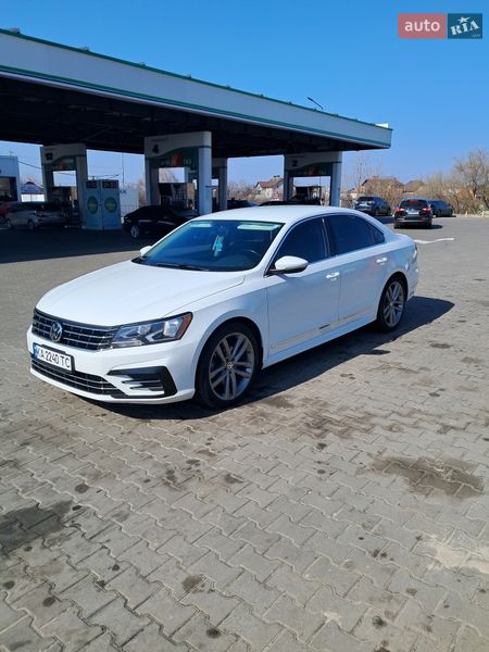 Седан Volkswagen Passat 2016 в Киеве