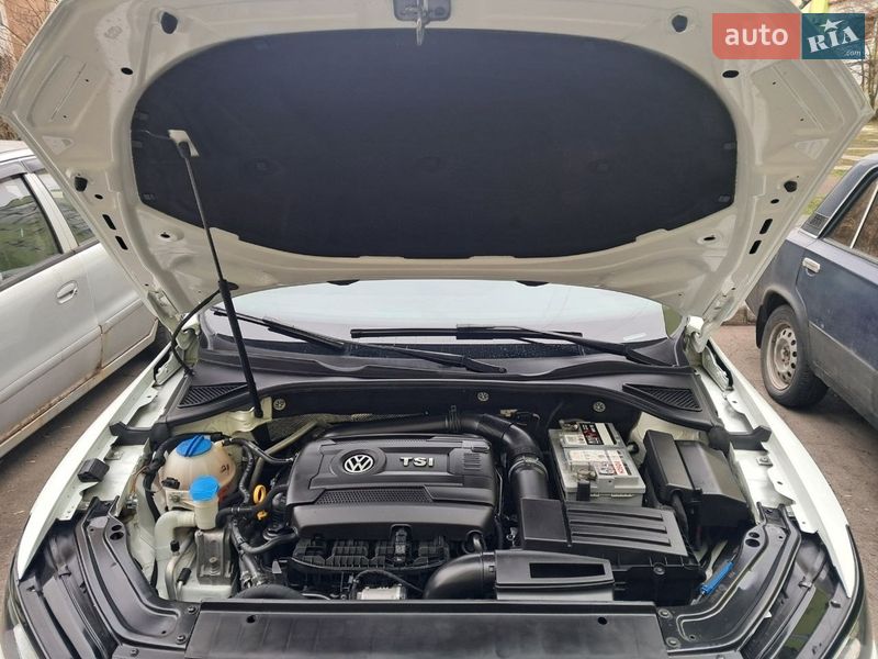 Седан Volkswagen Passat 2016 в Киеве