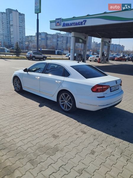 Седан Volkswagen Passat 2016 в Киеве