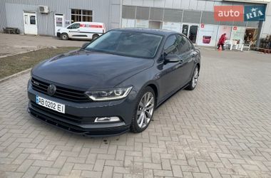 Седан Volkswagen Passat 2016 в Виннице