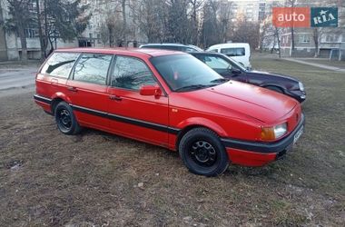 Универсал Volkswagen Passat 1991 в Вараше