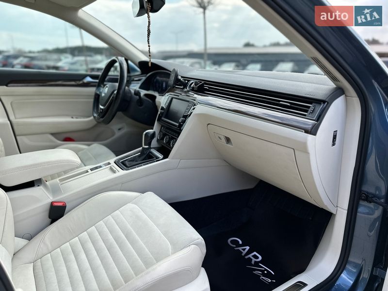 Универсал Volkswagen Passat 2015 в Львове