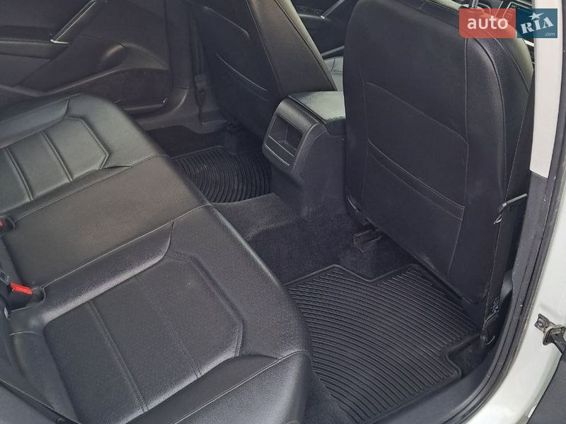 Седан Volkswagen Passat 2016 в Киеве