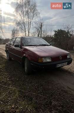 Седан Volkswagen Passat 1988 в Яворові