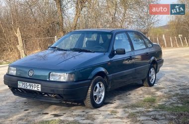 Седан Volkswagen Passat 1990 в Виноградове